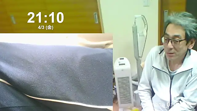 mama010-chan online show from April 3, 2026, 12:11 pm