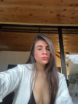 Snapshot of MariaIsabella8 chatting on May 7, 2026, 10:35 pm MariaIsabella8 online show from May 7, 2026, 10:35 pm