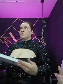 Snapshot of Gelena_Black chatting on November 12, 2025, 1:26 pm Gelena Black online show from November 12, 2025, 1:26 pm