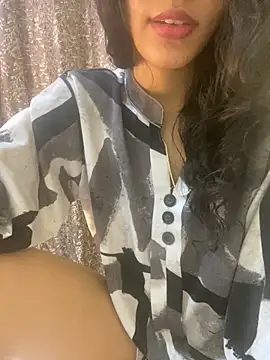 Snapshot of Divyaa69 chatting on October 2, 2025, 1:36 pm Divyaa69 online show from October 2, 2025, 1:36 pm