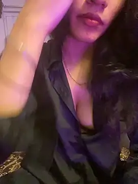 Snapshot of Divyaa69 chatting on November 18, 2025, 5:16 pm Divyaa69 online show from November 18, 2025, 5:16 pm