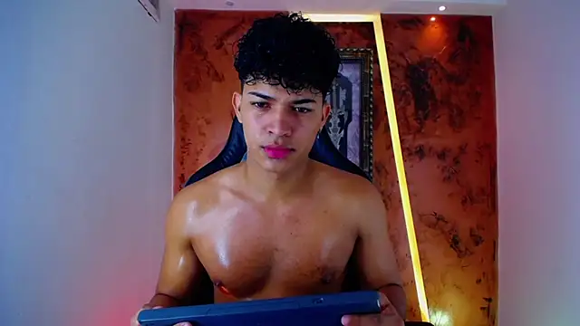 Snapshot of jamescurli_ chatting on February 28, 2025, 4:54 am jamescurli  online show from February 28, 2025, 4:54 am