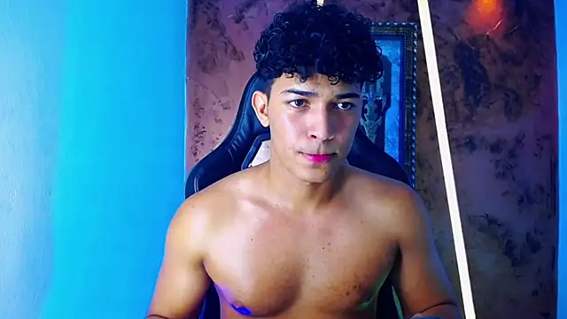 Snapshot of jamescurli_ chatting on March 10, 2025, 2:37 pm jamescurli  online show from March 10, 2025, 2:37 pm