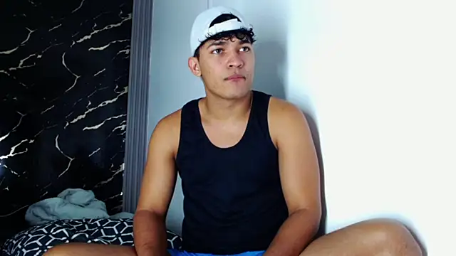 Snapshot of jamescurli_ chatting on September 23, 2025, 8:10 am jamescurli  online show from September 23, 2025, 8:10 am