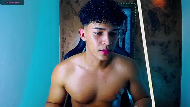 Snapshot of jamescurli_ chatting on March 15, 2025, 1:51 pm jamescurli  online show from March 15, 2025, 1:51 pm