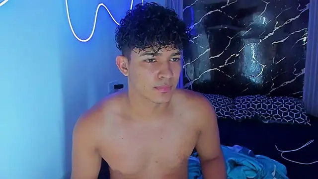 Snapshot of jamescurli_ chatting on October 24, 2025, 10:53 pm jamescurli  online show from October 24, 2025, 10:53 pm
