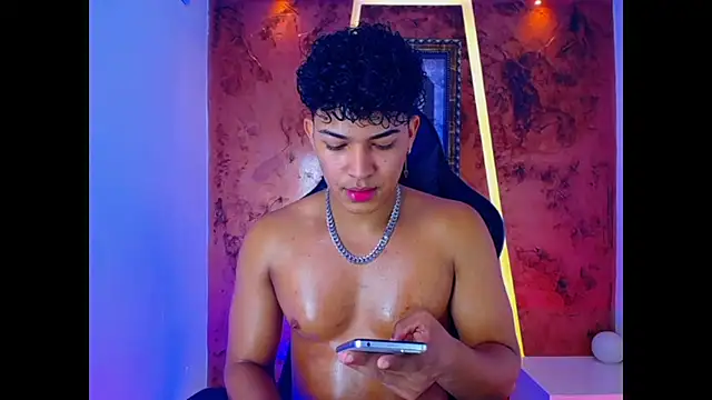 Snapshot of jamescurli_ chatting on February 9, 2025, 7:59 am jamescurli  online show from February 9, 2025, 7:59 am