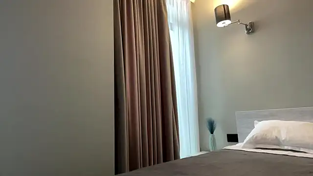 Lora Squirt online show from March 19, 2025, 10:00 am