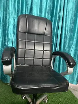 Snapshot of poision51 chatting on February 7, 2025, 5:31 am poision51 online show from February 7, 2025, 5:31 am