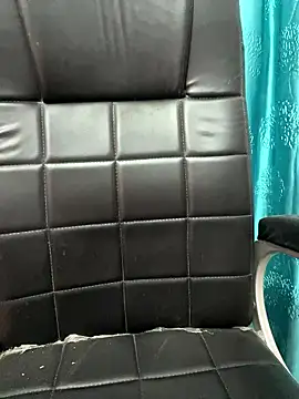 Snapshot of poision51 chatting on January 8, 2026, 4:35 pm poision51 online show from January 8, 2026, 4:35 pm