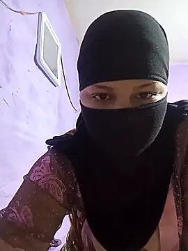 Snapshot of Sirinsx chatting on February 25, 2025, 8:42 pm Sirinsx online show from February 25, 2025, 8:42 pm