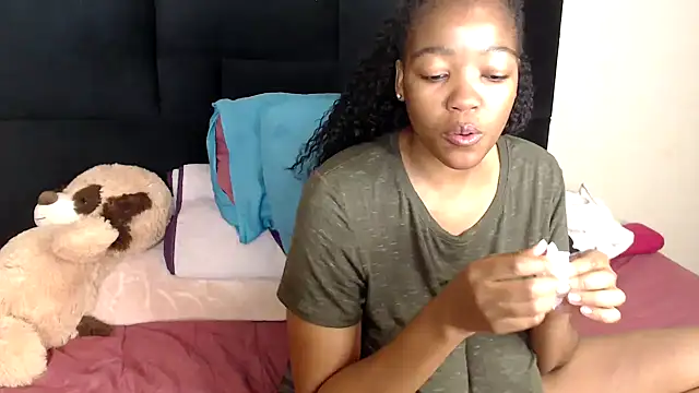 Snapshot of Busty-Londie chatting on February 27, 2026, 5:57 pm Busty-Londie online show from February 27, 2026, 5:57 pm