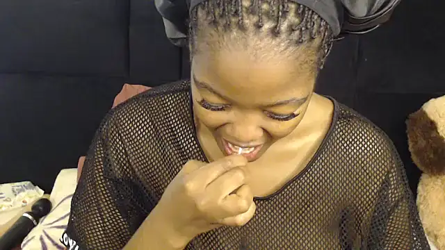 Snapshot of Busty-Londie chatting on December 15, 2025, 3:40 pm Busty-Londie online show from December 15, 2025, 3:40 pm