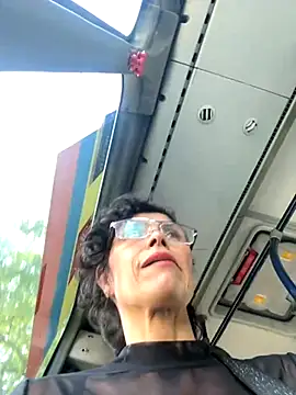 MireyaTorresGu online show from September 22, 2025, 9:10 pm