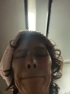 Snapshot of MireyaTorresGu chatting on December 19, 2025, 1:09 am MireyaTorresGu online show from December 19, 2025, 1:09 am