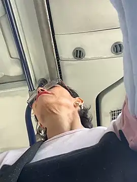 MireyaTorresGu online show from September 25, 2025, 3:18 pm