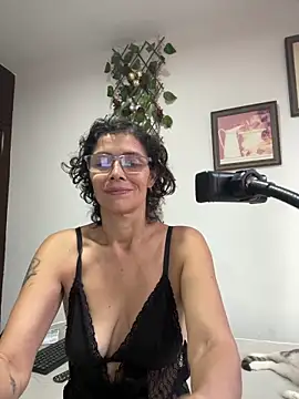 Snapshot of MireyaTorresGu chatting on December 22, 2025, 1:33 pm MireyaTorresGu online show from December 22, 2025, 1:33 pm