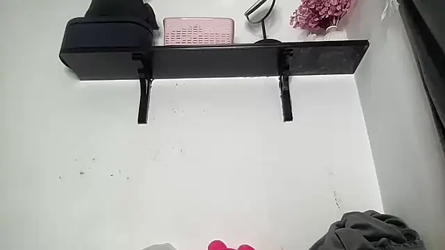 yorkshiregal online show from October 7, 2025, 6:58 am