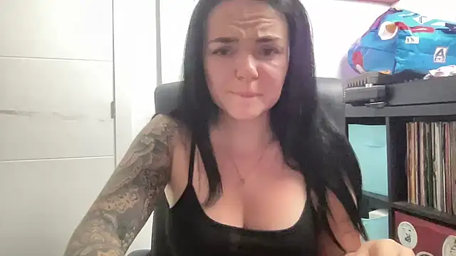 yorkshiregal online show from September 13, 2025, 6:57 am