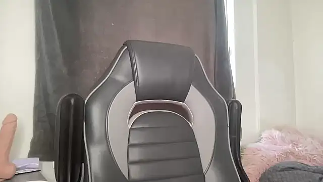 yorkshiregal online show from October 21, 2025, 7:30 am