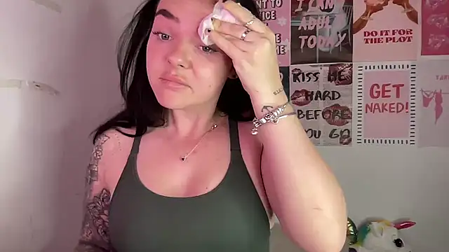 Snapshot of yorkshiregal chatting on April 15, 2026, 7:36 am yorkshiregal online show from April 15, 2026, 7:36 am