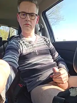 Snapshot of Hectorthyssen1 chatting on April 15, 2026, 2:54 pm Hectorthyssen1 online show from April 15, 2026, 2:54 pm