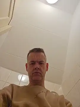 Snapshot of Hectorthyssen1 chatting on February 17, 2026, 11:29 am Hectorthyssen1 online show from February 17, 2026, 11:29 am