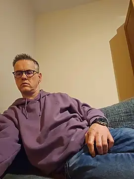 Snapshot of Hectorthyssen1 chatting on April 5, 2026, 10:49 pm Hectorthyssen1 online show from April 5, 2026, 10:49 pm