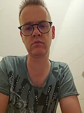 Snapshot of Hectorthyssen1 chatting on June 21, 2026, 6:46 pm Hectorthyssen1 online show from June 21, 2026, 6:46 pm