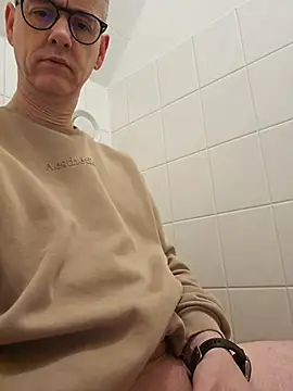 Snapshot of Hectorthyssen1 chatting on February 16, 2026, 10:47 am Hectorthyssen1 online show from February 16, 2026, 10:47 am