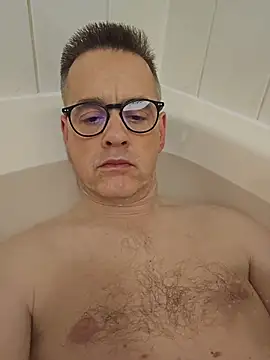 Snapshot of Hectorthyssen1 chatting on January 5, 2026, 8:01 pm Hectorthyssen1 online show from January 5, 2026, 8:01 pm