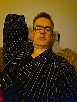 Snapshot of Hectorthyssen1 chatting on March 8, 2026, 5:33 am Hectorthyssen1 online show from March 8, 2026, 5:33 am