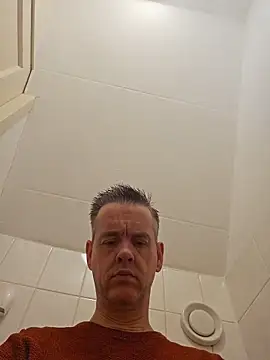 Snapshot of Hectorthyssen1 chatting on March 7, 2026, 12:21 pm Hectorthyssen1 online show from March 7, 2026, 12:21 pm