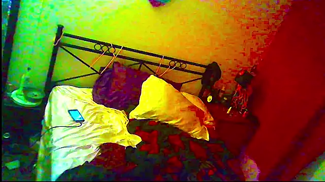 Snapshot of ingrid1982 chatting on May 22, 2026, 6:28 pm ingrid1982 online show from May 22, 2026, 6:28 pm