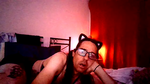Snapshot of ingrid1982 chatting on April 6, 2026, 4:52 pm ingrid1982 online show from April 6, 2026, 4:52 pm