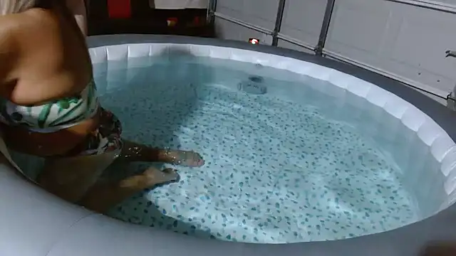 69vivian online show from January 18, 2025, 1:41 am