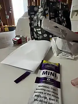 69vivian online show from December 7, 2024, 3:36 pm