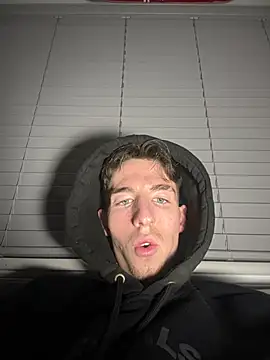 Snapshot of MikesWood21 chatting on February 11, 2025, 1:41 am MikesWood21 online show from February 11, 2025, 1:41 am