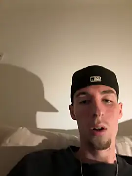 Snapshot of MikesWood21 chatting on October 8, 2025, 12:45 am MikesWood21 online show from October 8, 2025, 12:45 am