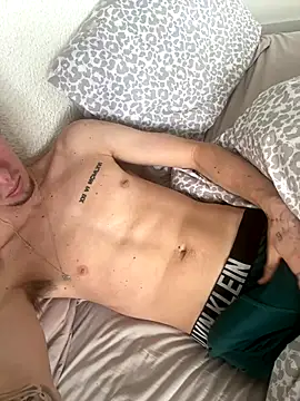 Snapshot of MikesWood21 chatting on September 16, 2025, 9:21 am MikesWood21 online show from September 16, 2025, 9:21 am