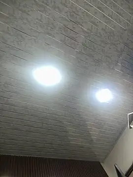 Baby Niels online show from October 10, 2025, 8:53 pm