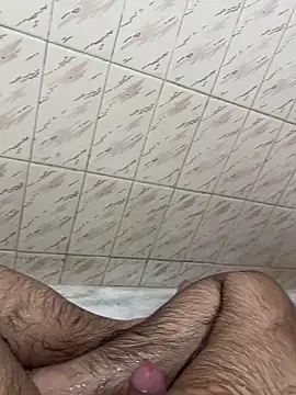 studdboyy online show from November 12, 2025, 2:04 am