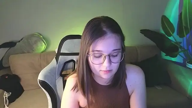 Leela sun online show from March 2, 2025, 5:52 pm