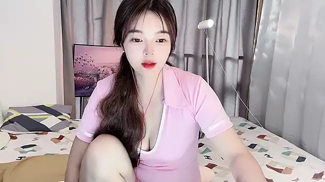 Snapshot of Mia-88-66 chatting on December 11, 2024, 1:47 am Mia-88-66 online show from December 11, 2024, 1:47 am