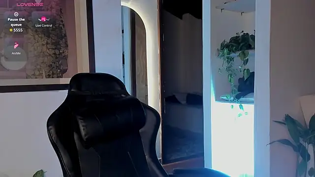 CherryyBrrr1 online show from December 4, 2025, 2:10 am