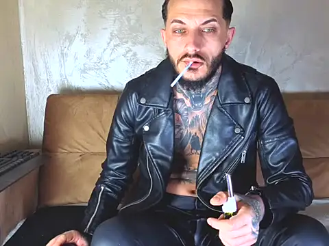 MentoXXL online show from April 2, 2026, 12:23 pm