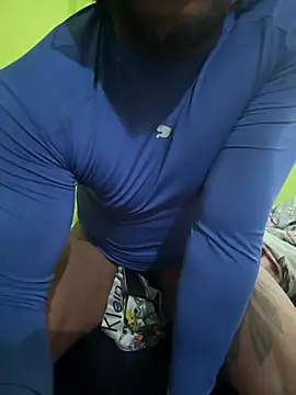 Snapshot of mikemacluffy chatting on April 15, 2026, 2:50 am mikemacluffy online show from April 15, 2026, 2:50 am