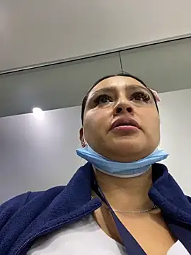 Keittly  online show from November 21, 2025, 6:51 pm