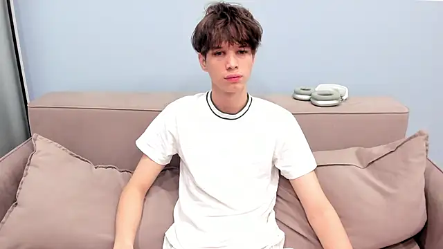 Im Shine Guy online show from November 18, 2025, 7:33 am