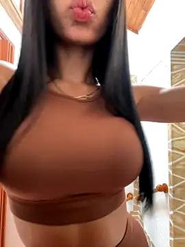 Snapshot of Lolitacooper chatting on November 4, 2025, 8:01 pm Lolitacooper online show from November 4, 2025, 8:01 pm